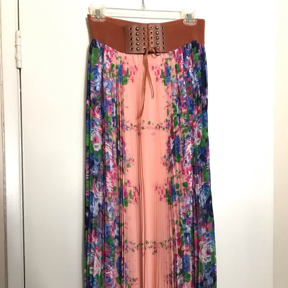 Long -belted - pleated Chiffon Skirt.